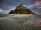 Francja, Wyspa Mont Saint-Michel, Opactwo św Michała Archanioła, Chmury, Kościół