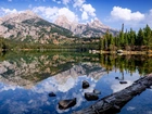 Park Narodowy Grand Teton, Wyoming, Stany Zjednoczone, Góry, Jezioro, Taggart Lake, Las, Drzewa, Chmury Odbicie