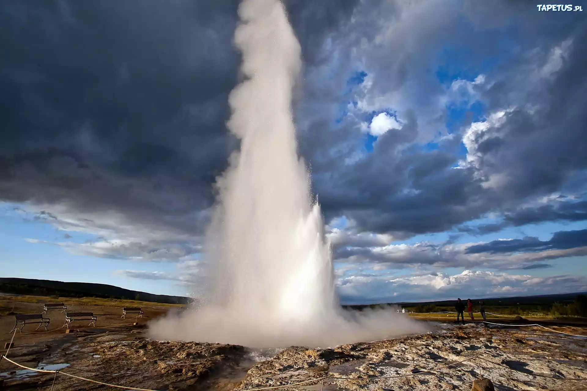 Geyser. Долина гейзеров Исландия. Большой Гейзер в Исландии. Исландия гейзерные поля. Горячие источники Исландии долине хёйкадалюр.